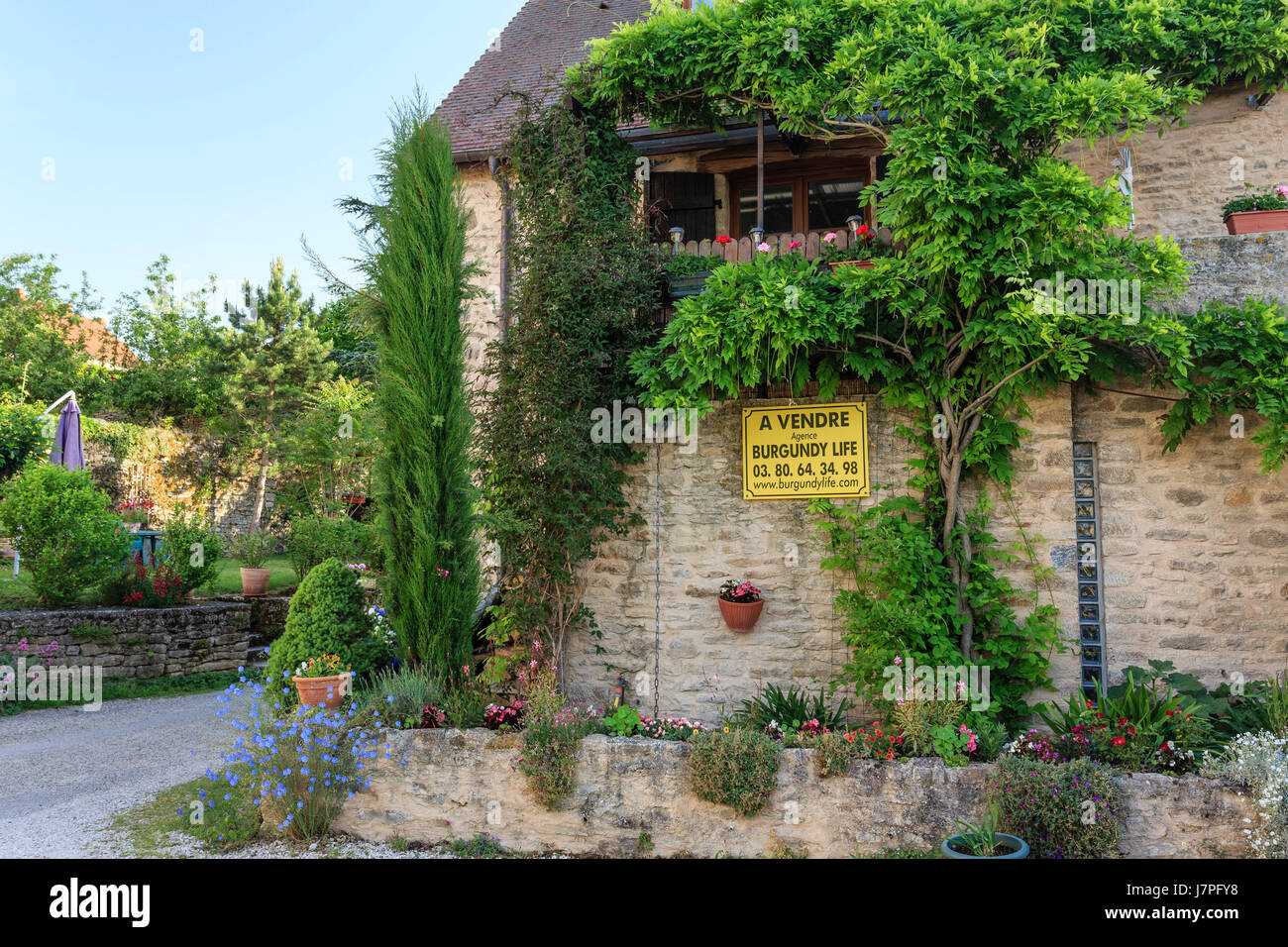 Casa in vendita, Francia, regione Borgogna, Cote d'Or, Chateauneuf en Auxois, o Chateauneuf, etichettato Les Plus Beaux Villages de France Foto Stock