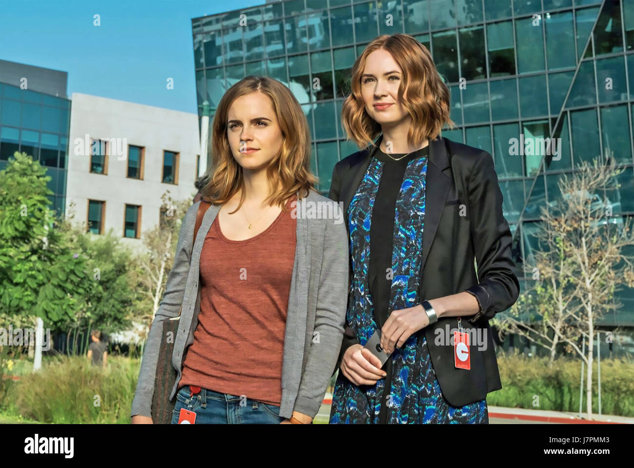 Il cerchio 2017 STX film di intrattenimento con Emma Watson a destra e Karen Gillan Foto Stock