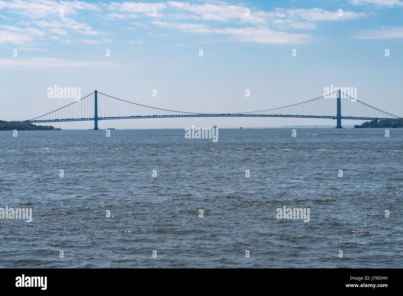 Verrazano-Narrows Bridge da Staten Island Ferry, NYC, STATI UNITI D'AMERICA Foto Stock