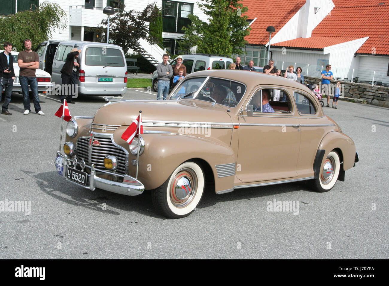La Chevrolet Coupe del 1941, di proprietà di Inga e Arne Back Pedersen, è un'auto classica nota per il suo design vintage, che mostra l'artigianato automobilistico americano dei primi anni del XX secolo. Foto Stock
