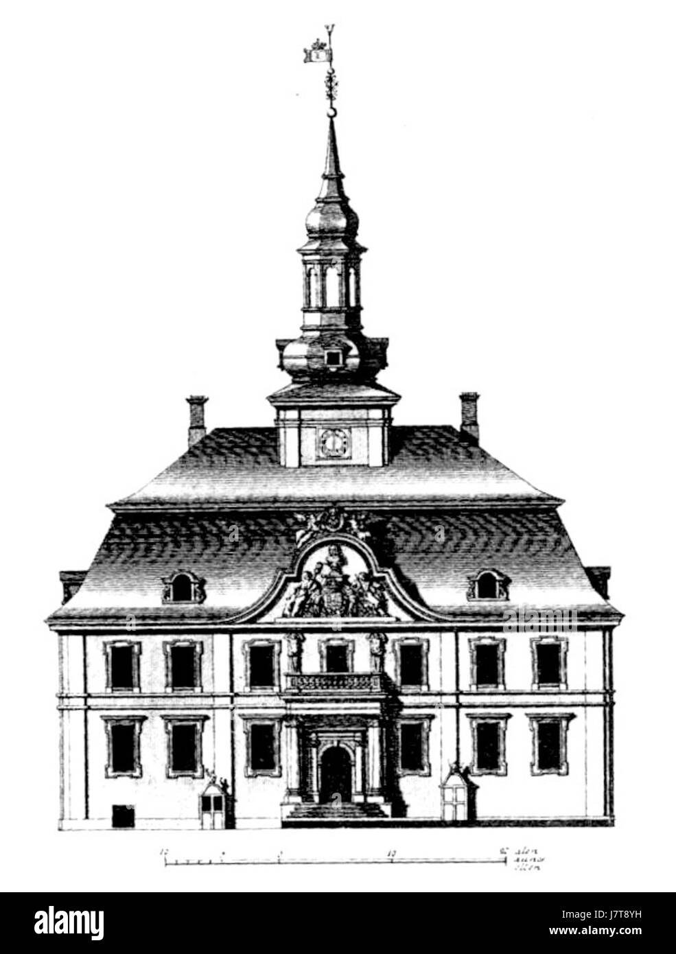 Il municipio di Copenaghen, costruito nel 1728 e ampliato nel 1815, è un punto di riferimento nella capitale della Danimarca. L'edificio presenta un'architettura rinascimentale ed è rinomato per la sua grande torre dell'orologio e il suo ruolo nella governance e nella vita civica della città. Foto Stock