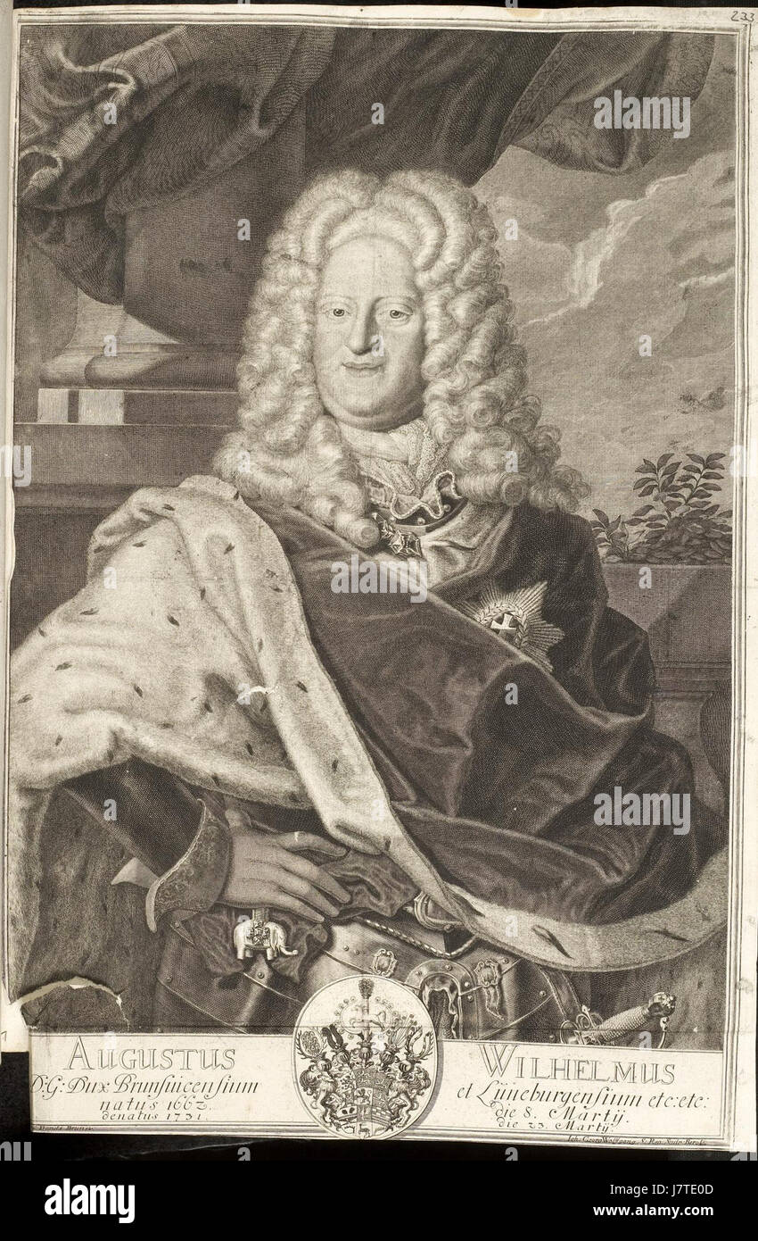 Arolsen Klebeband si riferisce a un tipo di nastro o adesivo proveniente da Arolsen, Germania. Il riferimento (01 233) potrebbe riguardare un prodotto specifico o un lotto di Klebeband, un materiale comune nell'uso quotidiano in Germania. Foto Stock