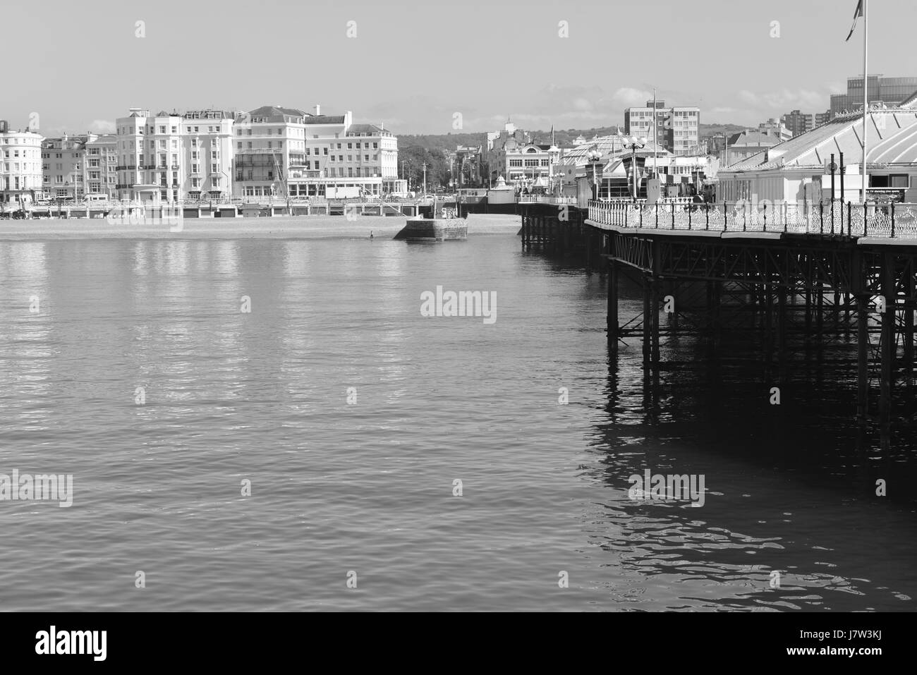 Il Brighton Pier su una soleggiata giornata di primavera Foto Stock