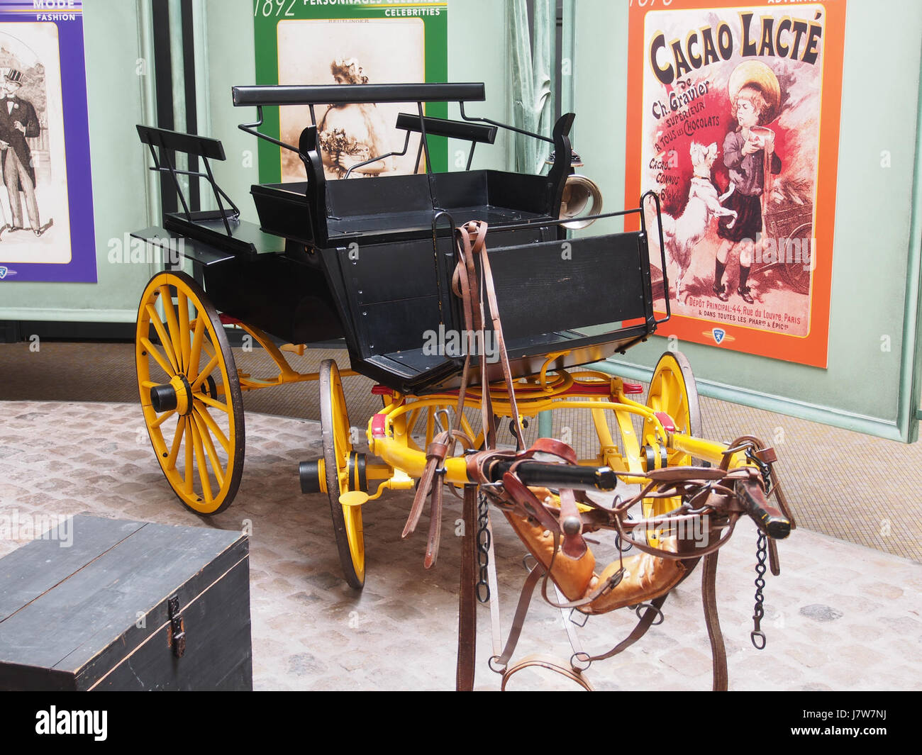 La 1894 Break Hippomobile è una fotografia storica che cattura un primo modello di automobile, la Hippomobile, che era un precursore dei moderni veicoli a motore. La foto mette in evidenza il design e la costruzione del veicolo, sottolineando il suo ruolo nella storia automobilistica durante la fine del XIX secolo. Foto Stock