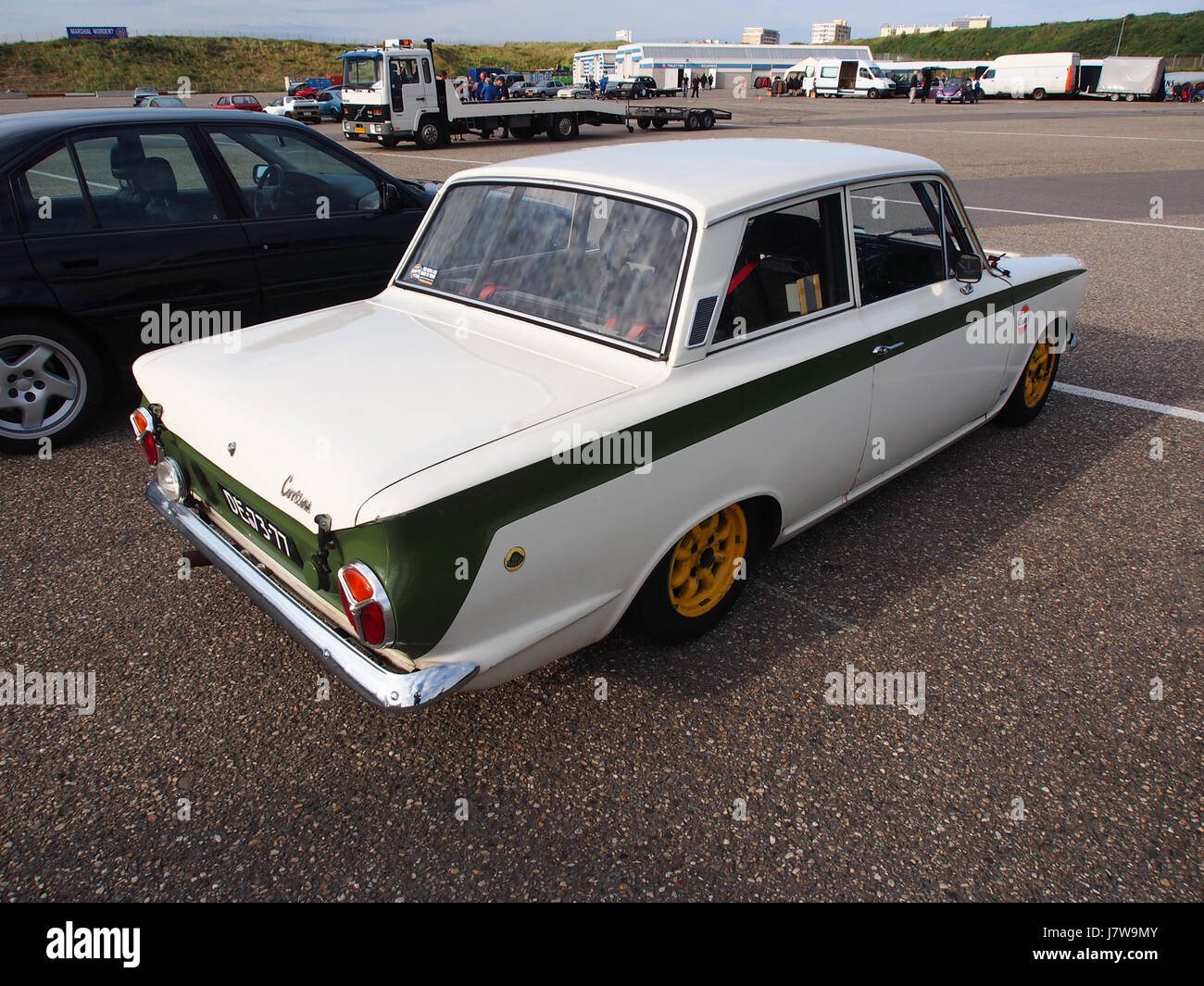 La Ford Lotus Cortina del 1965 è un'auto iconica della metà del XX secolo, che mostra il suo design distintivo e le sue caratteristiche ingegneristiche. Era un modello popolare negli sport motoristici e un simbolo di prestazioni nella sua epoca. Foto Stock