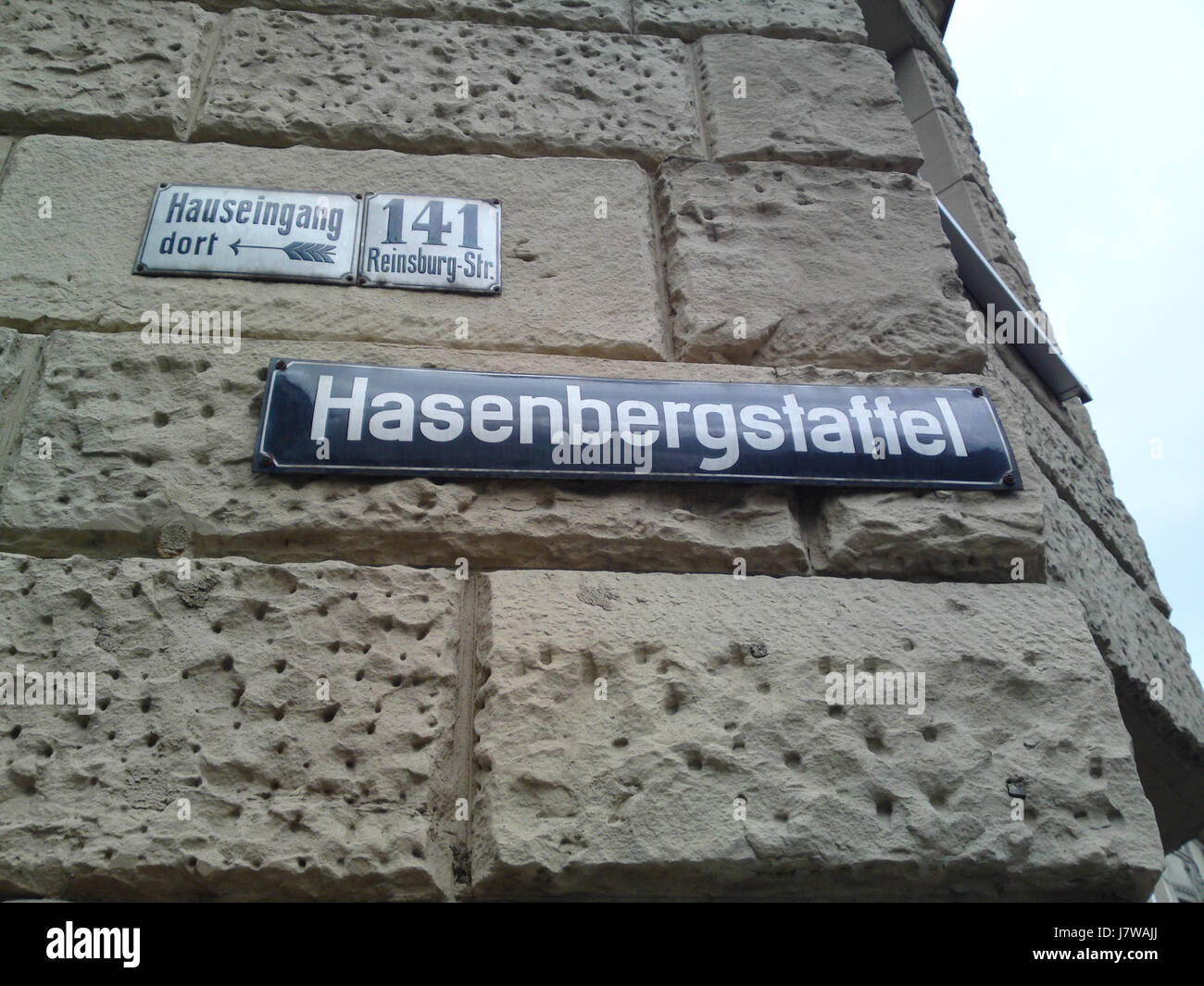Questo titolo si riferisce a una data specifica, il 12 aprile 2010, e a un numero progressivo (0901). Può rappresentare un documento o un evento registrato in quel giorno, con un ulteriore contesto necessario per un'interpretazione precisa. Foto Stock