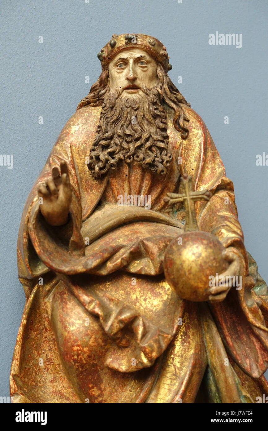 L'Incoronazione della Vergine di Jorg Lederer, dipinta intorno al 1525, è un esemplare di arte rinascimentale. Questa particolare vista mostra l'uso del legno di tiglio come mezzo, tipico dell'iconografia religiosa del periodo. L'opera è ospitata nel Museo Bode e illustra l'incoronazione della Vergine Maria da parte di Cristo e degli angeli. Foto Stock L'Incoronazione della Vergine di Jorg Lederer, dipinta intorno al 1525, è un esemplare di arte rinascimentale. Questa particolare vista mostra l'uso del legno di tiglio come mezzo, tipico dell'iconografia religiosa del periodo. L'opera è ospitata nel Museo Bode e illustra l'incoronazione della Vergine Maria da parte di Cristo e degli angeli. Foto Stock