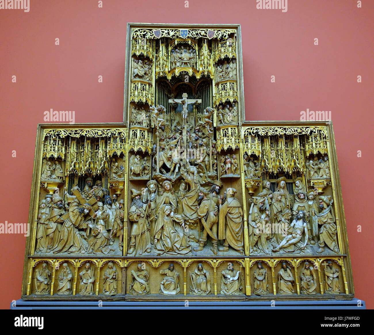 Questa pala d'altare, creata nei primi anni '1500 e ospitata nel Museo Bode, raffigura scene della passione di Cristo. E' un'opera esemplare di arte religiosa realizzata in quercia e presenta dettagli intricati. Foto Stock Questa pala d'altare, creata nei primi anni '1500 e ospitata nel Museo Bode, raffigura scene della passione di Cristo. E' un'opera esemplare di arte religiosa realizzata in quercia e presenta dettagli intricati. Foto Stock