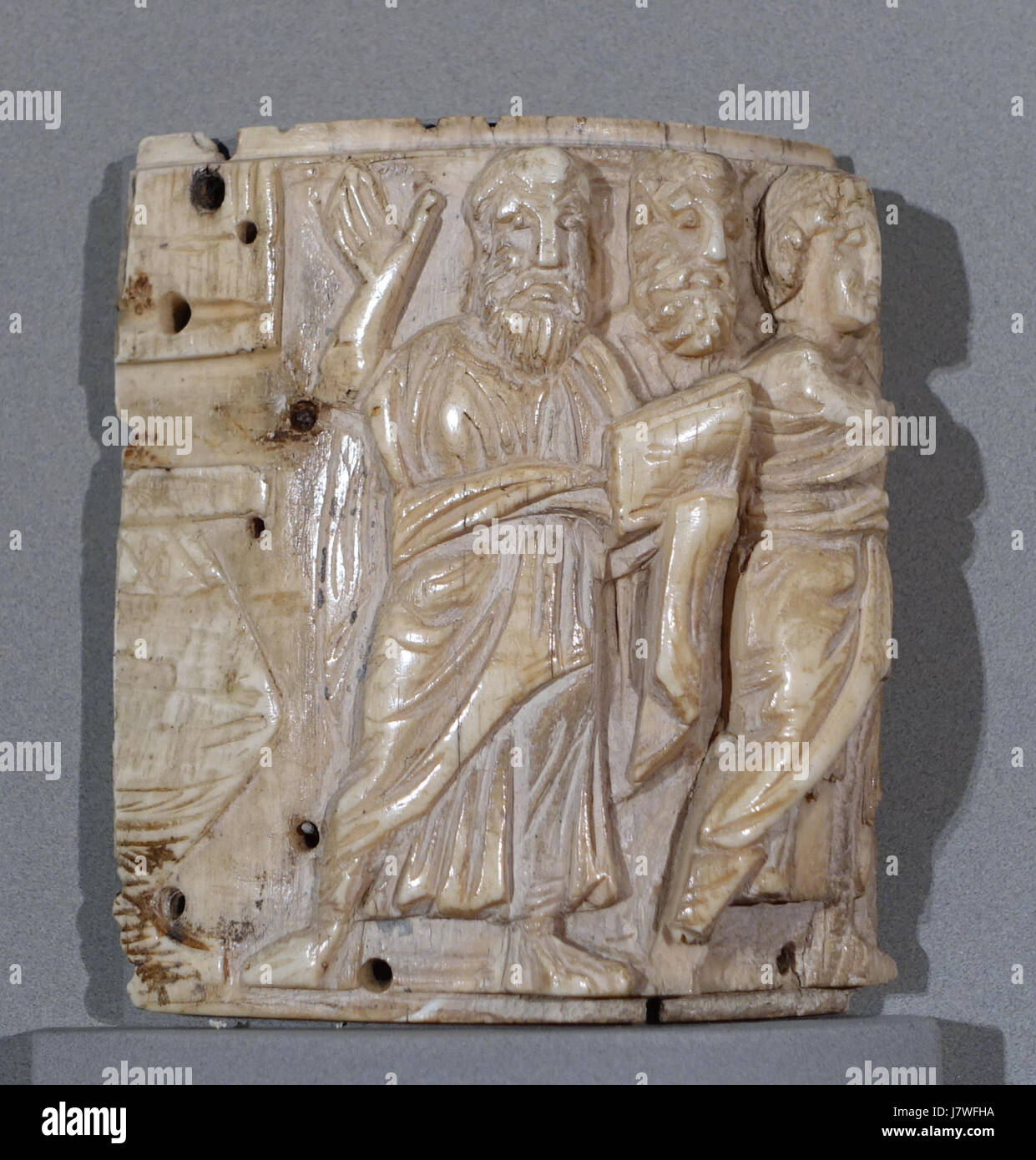 Questa scatola d'avorio del vi secolo d.C. (pyxis) raffigura uno dei miracoli di Cristo, che mostra il significato artistico e religioso dei manufatti dell'Impero Romano d'Oriente nel Bode Museum. Foto Stock