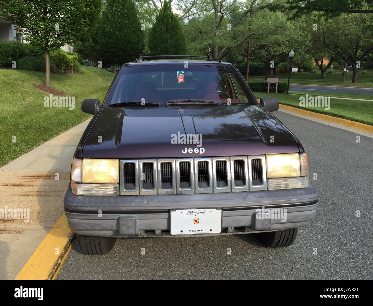 1993 Jeep Grand Cherokee Laredo Blackberry con Crimson interno 03 Foto Stock