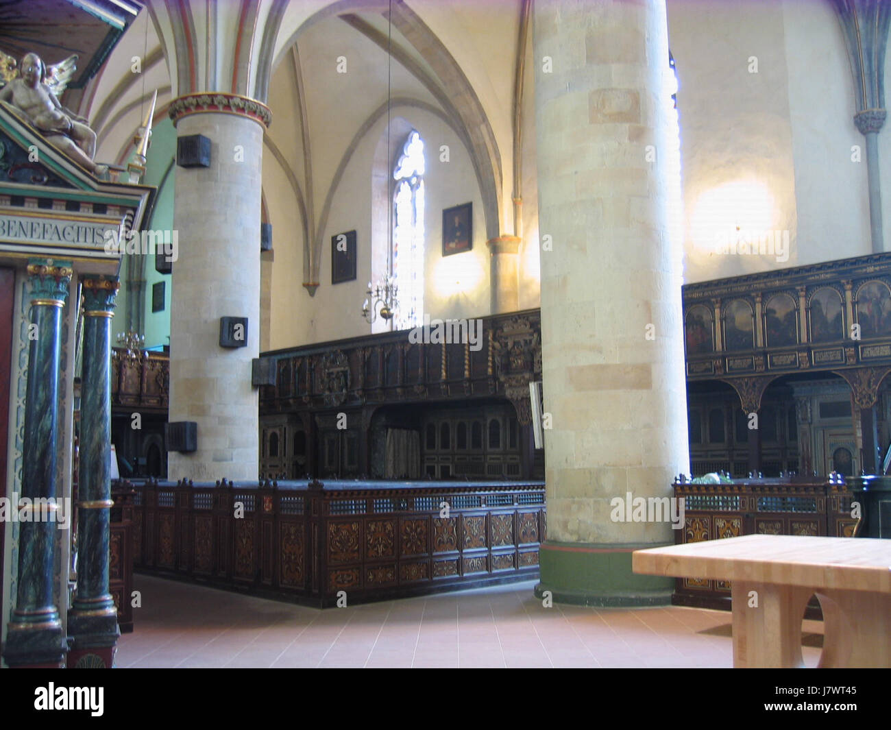 Questa foto del 4 febbraio 2010 mostra Herford, Germania, mettendo in evidenza il paesaggio urbano e le caratteristiche architettoniche della città quel giorno. Foto Stock