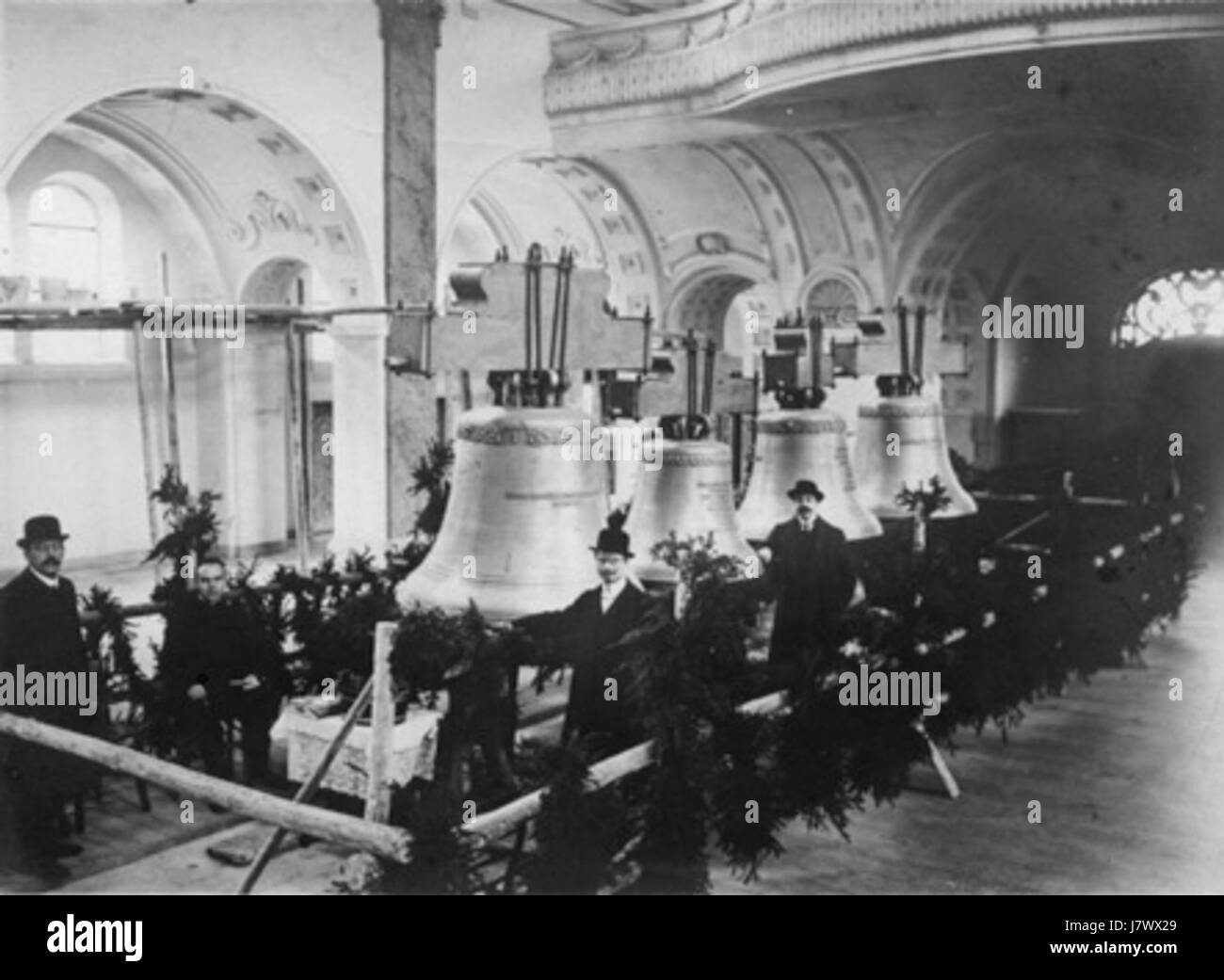 Aufstellung der Glocken Marienkirche Offenbach 1913 Foto Stock