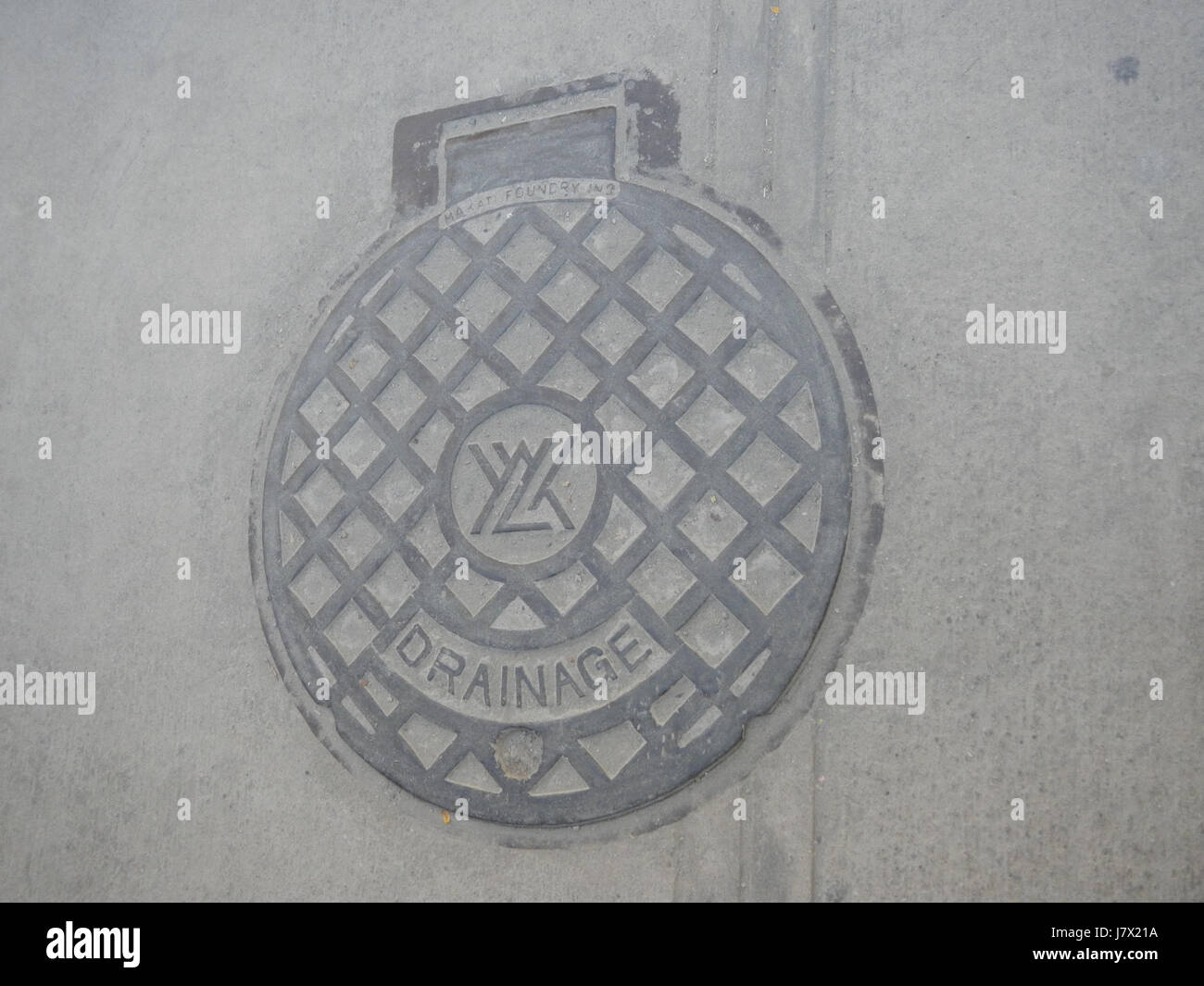 Questo riferimento fa riferimento a un progetto di costruzione situato nelle Barangays di Carmona, Makati City, Filippine, che potrebbe implicare lo sviluppo di nuovi edifici o infrastrutture nella zona. Foto Stock