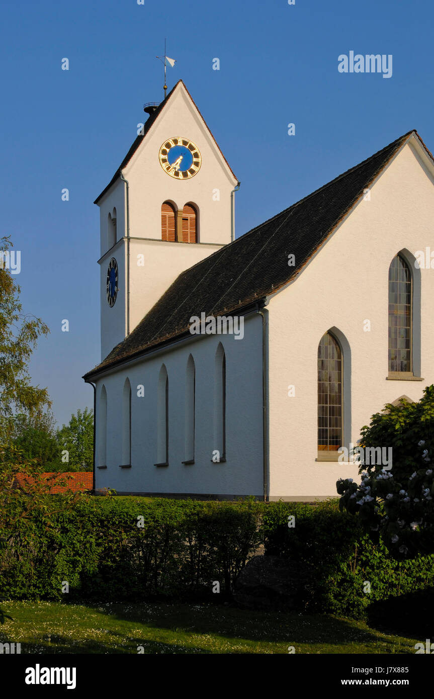 Chiesa storica di steeple bucolico paese comunitario mercato storico della città Foto Stock