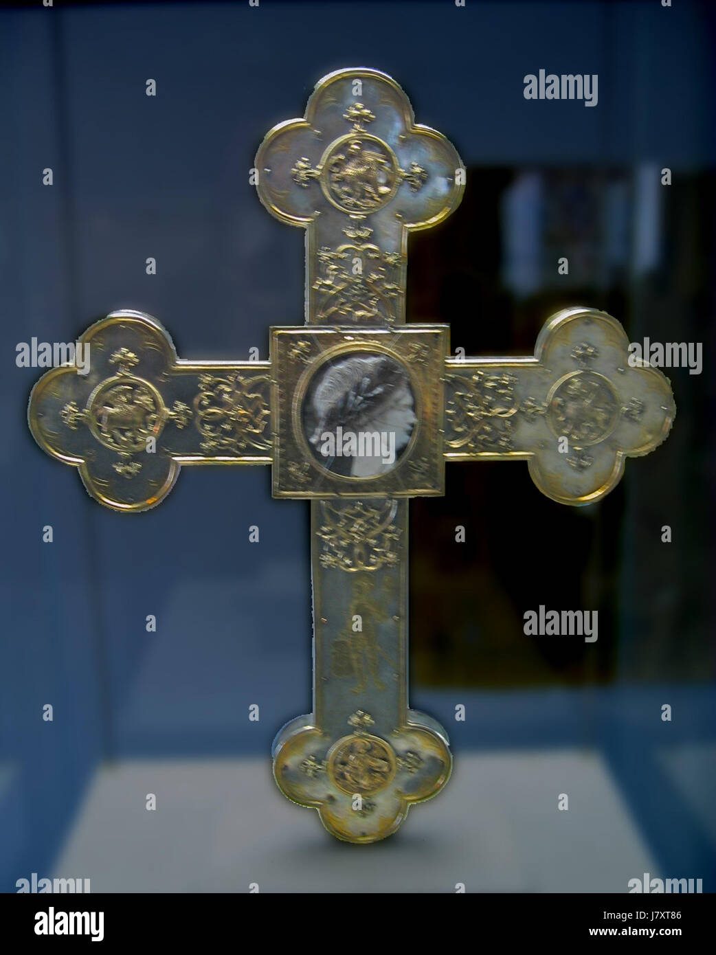 Un'immagine che cattura l'interno del Mindener Dom (cattedrale di Minden) il 16 ottobre 2010, evidenziandone le caratteristiche architettoniche e l'atmosfera. Foto Stock