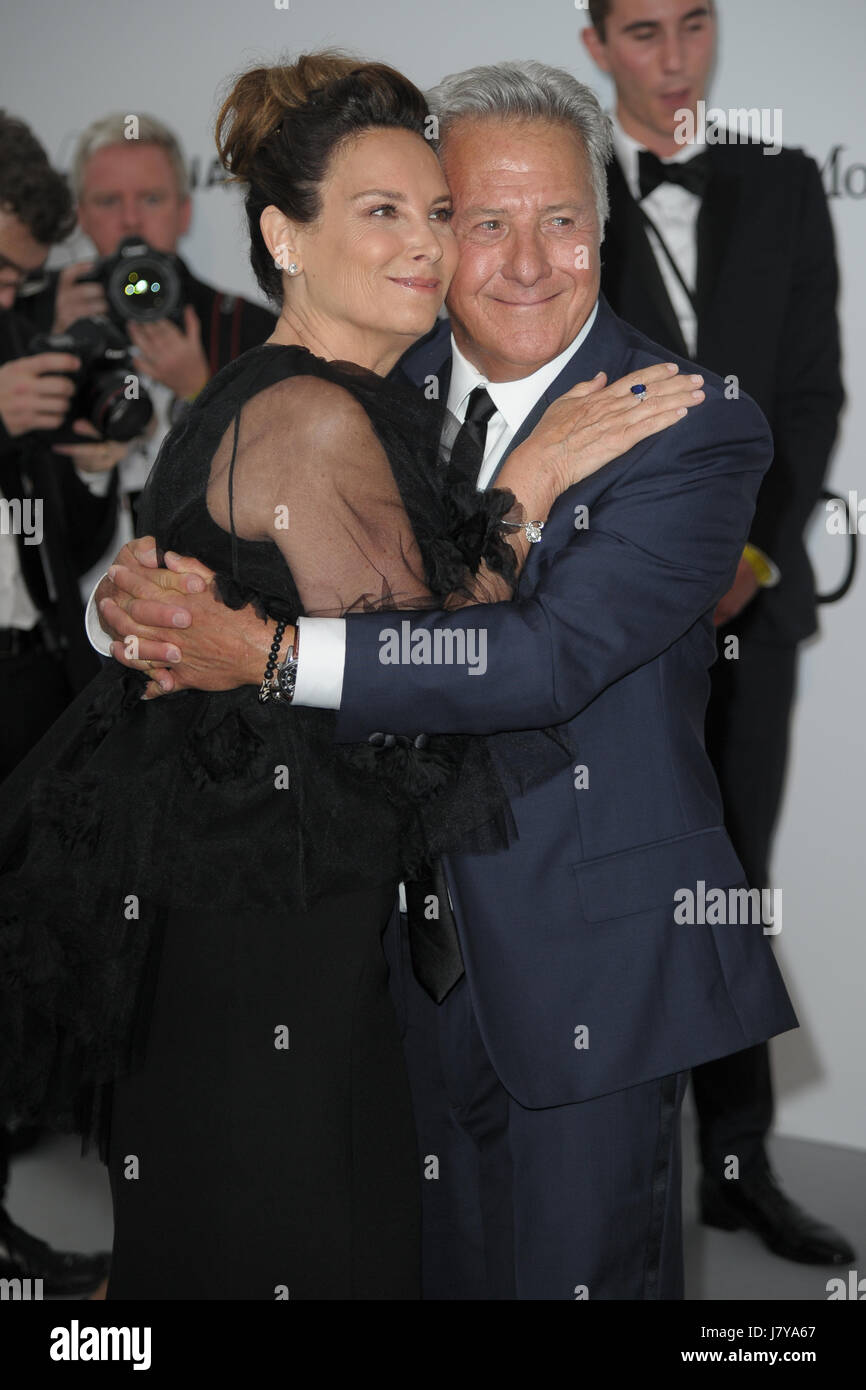 Settantesimo Cannes Film Festival 2017, GalÃ AmFar. Nella foto: Dustin Hoffman, Lisa Gottsegen Foto Stock