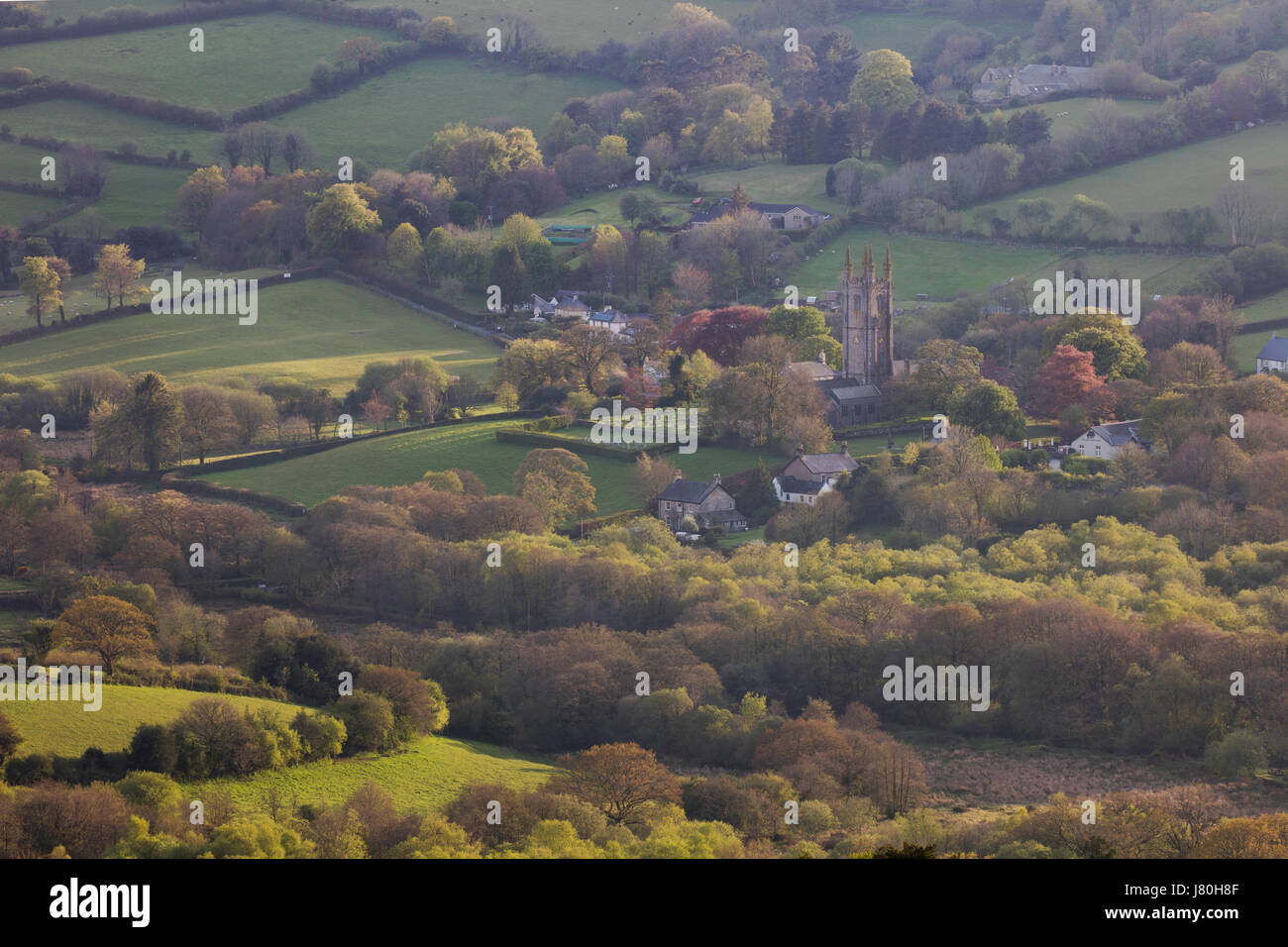 Vista di Widecombe-nel-Moor villaggio sul Dartmoor Foto Stock