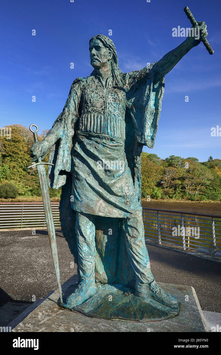 L'Irlanda,County Donegal, Donegal Town, Statua di Red Hugh O'Donnell che visse dal 1427 al 1505 ed era il leader del suo clan. Foto Stock