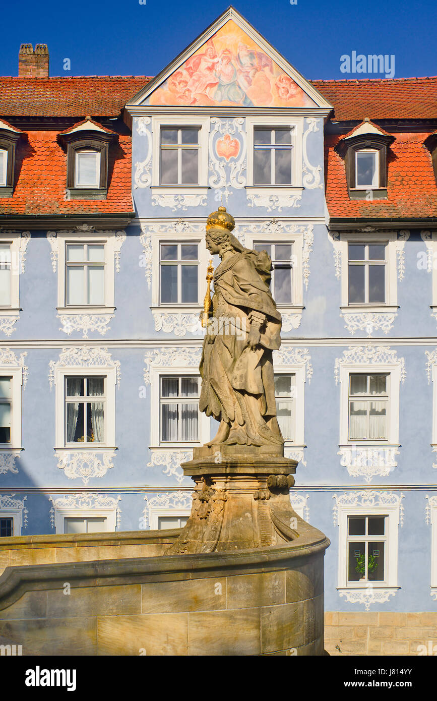 In Germania, in Baviera, Bamberg, Kaiserin Kunigunde statua, Imperatrice del Sacro Romano Impero dal matrimonio al Sacro Romano Imperatore Sant Enrico II e un cattolico Foto Stock