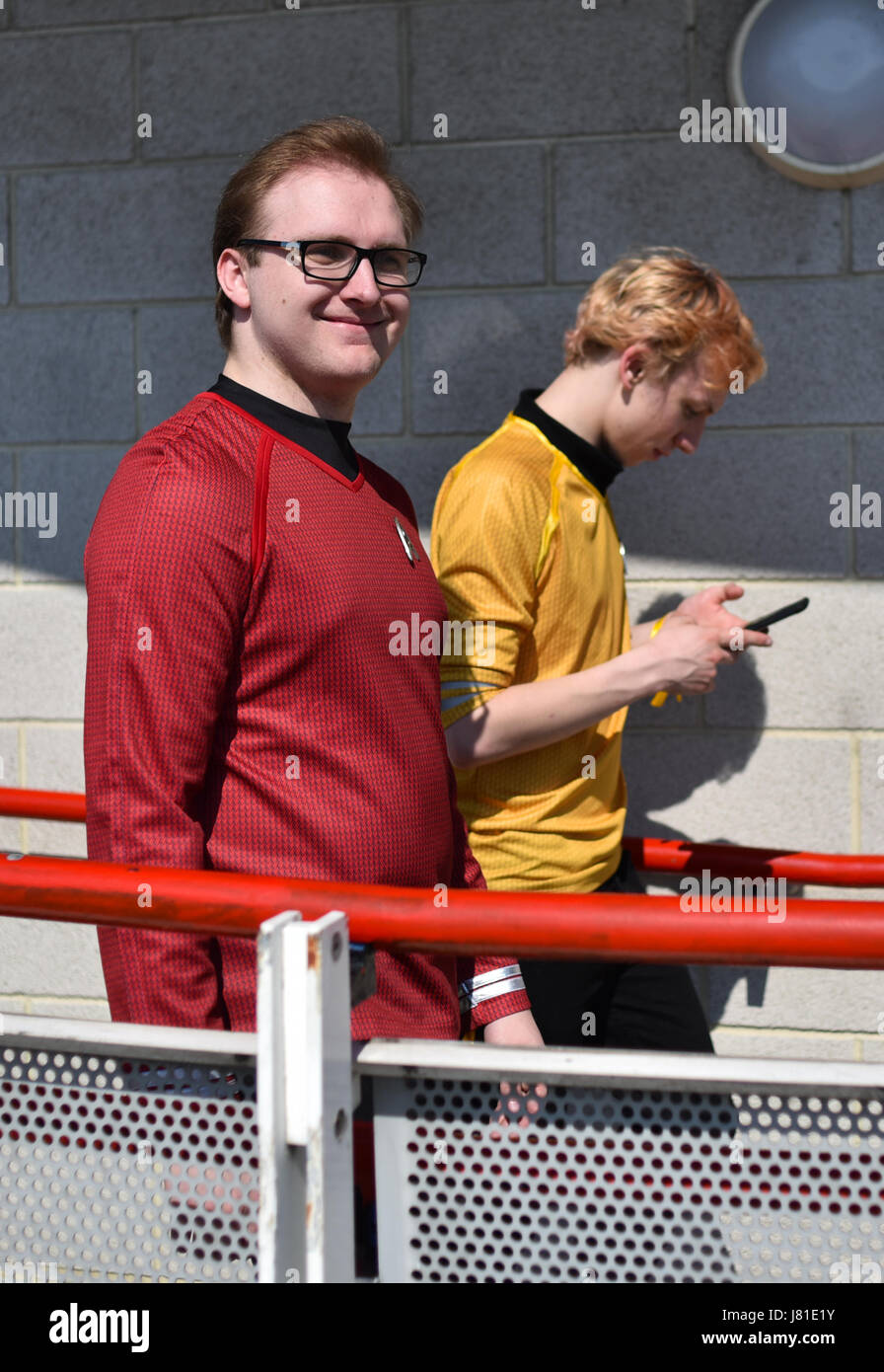 Excel, London, Regno Unito. 26 maggio 2017. Gli appassionati di tutto ciò che la fantascienza, Anime supereroi e generi fantasy visitare l'Excel di Londra per la MCM London Comic Con. Credito: Matteo Chattle/Alamy Live News Foto Stock