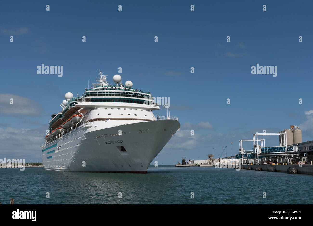 Una nave da crociera di entrare in un porto americano Foto Stock