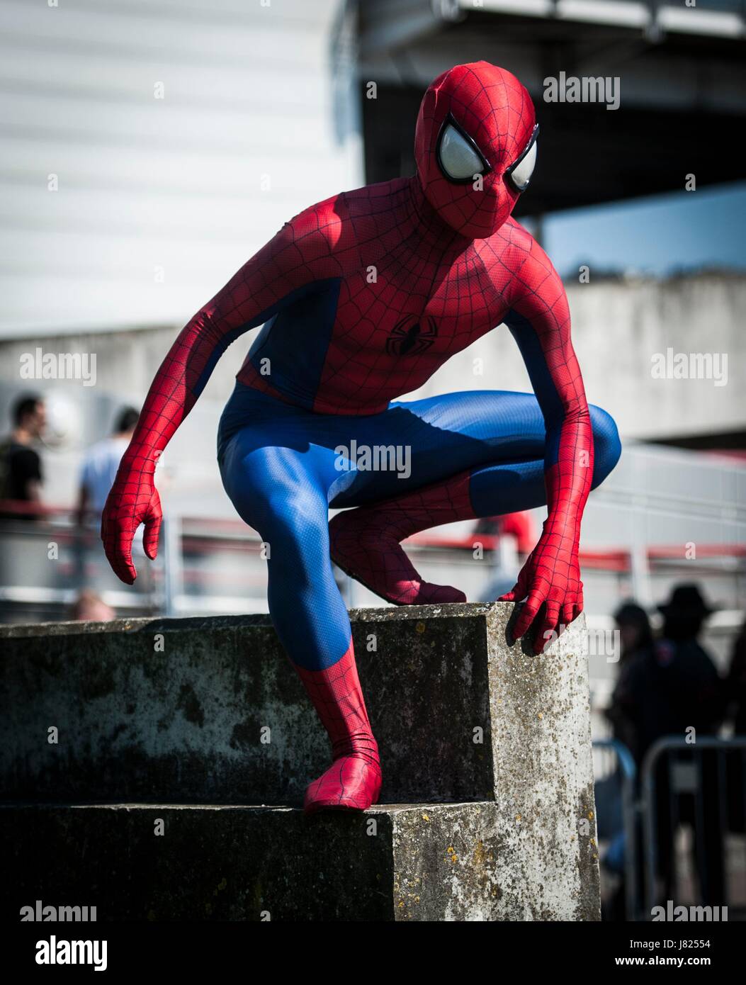 Solo uso editoriale una persona vestita come fictional del supereroe Spider-Man durante il fumetto di MCM Con a ExCel di Londra, nella zona est di Londra. Foto Stock