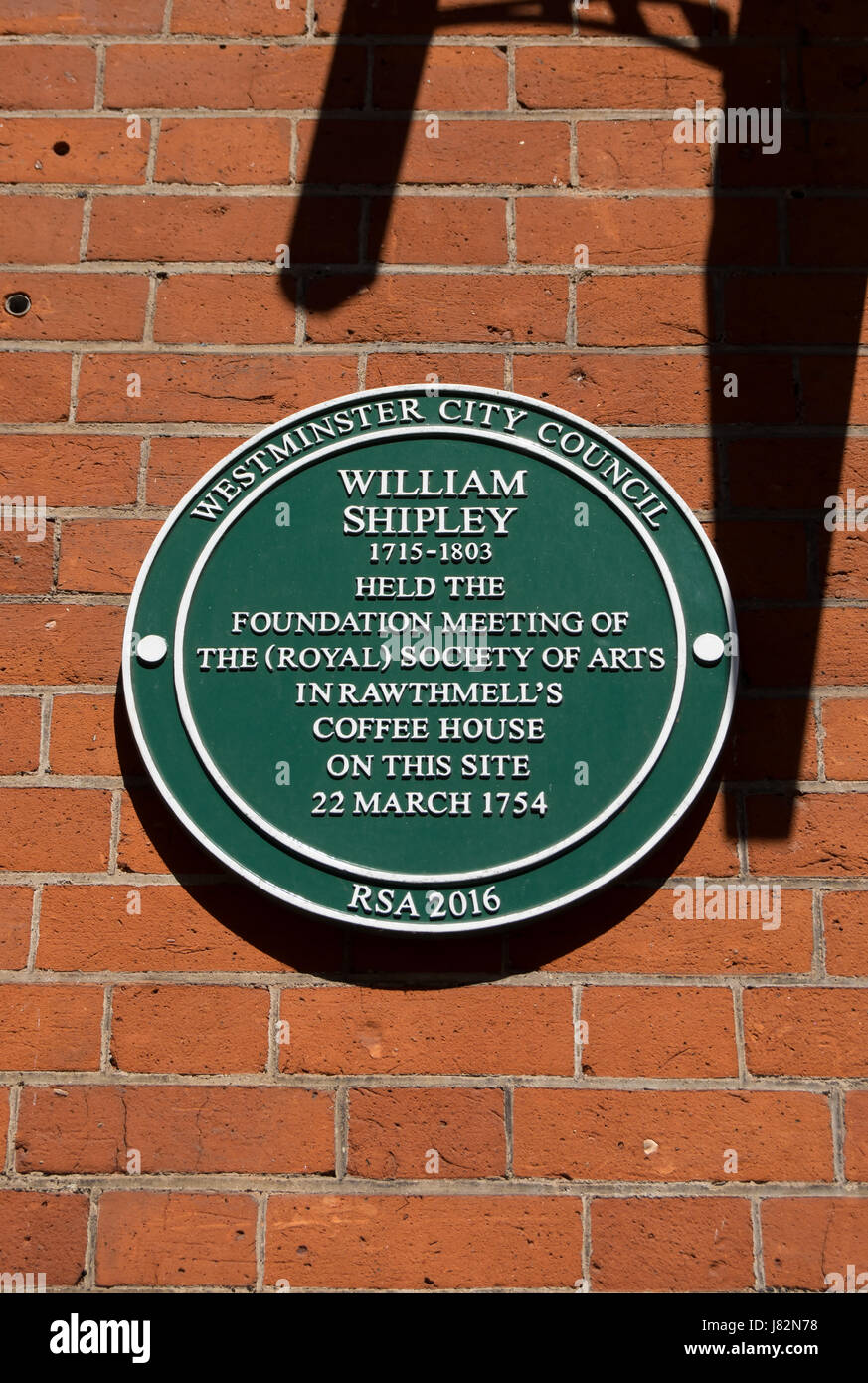 Westminster città consiglio di placca verde segna il sito dove william shipley terrà la riunione fondatori della Royal Society of Arts di Londra, Inghilterra Foto Stock