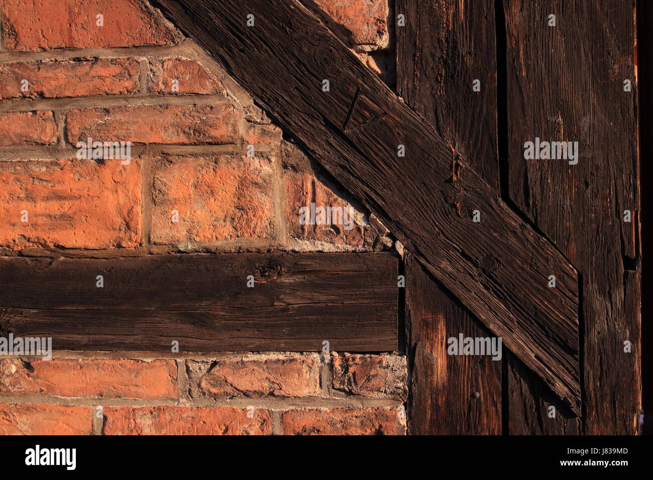 Città storica città di legno marrone marrone brunette muro grezzo materiale prussiano Foto Stock