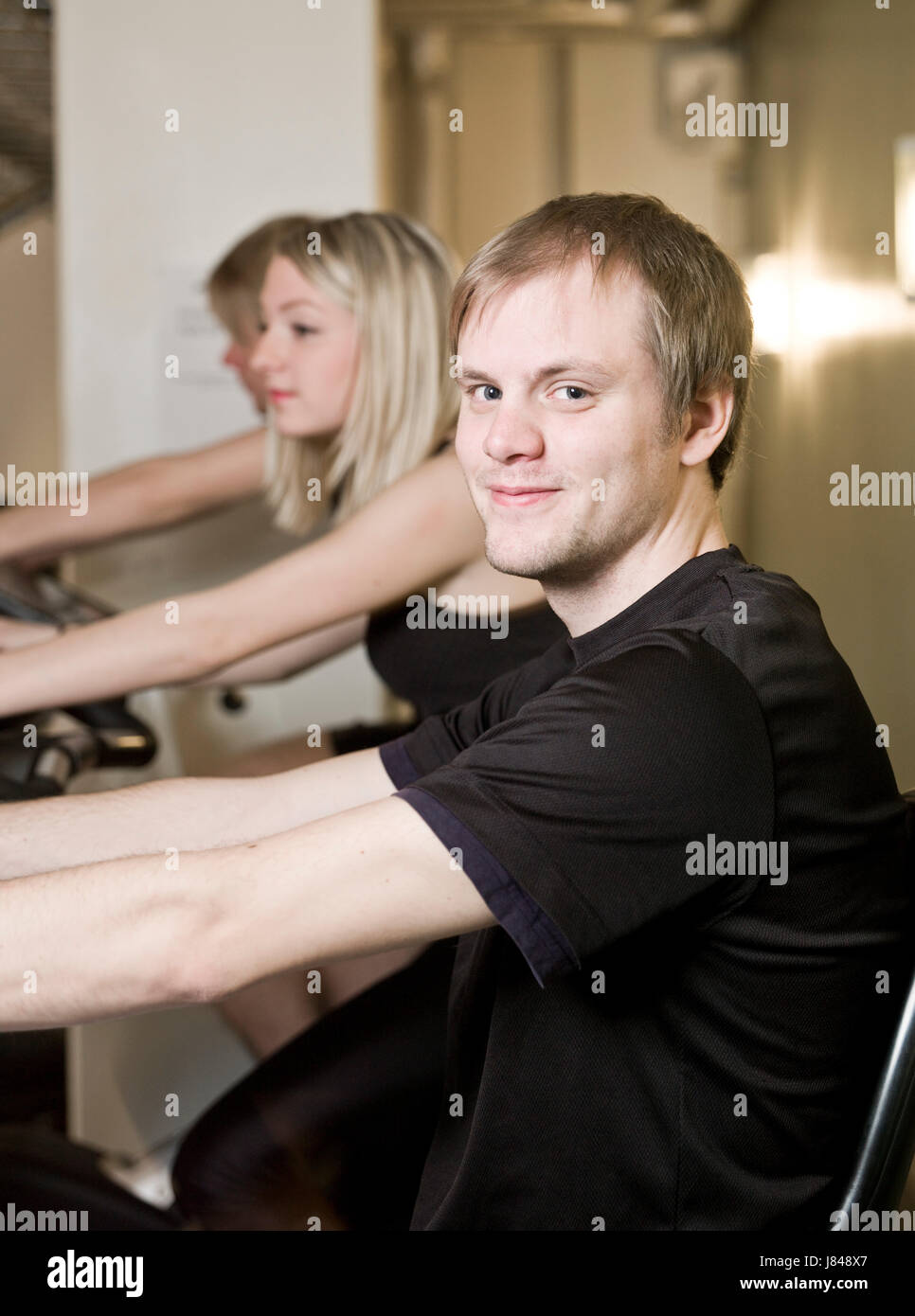 Donna Donne Uomini uomo maschio femmina benessere maschile di concentrazione per adulti Foto Stock