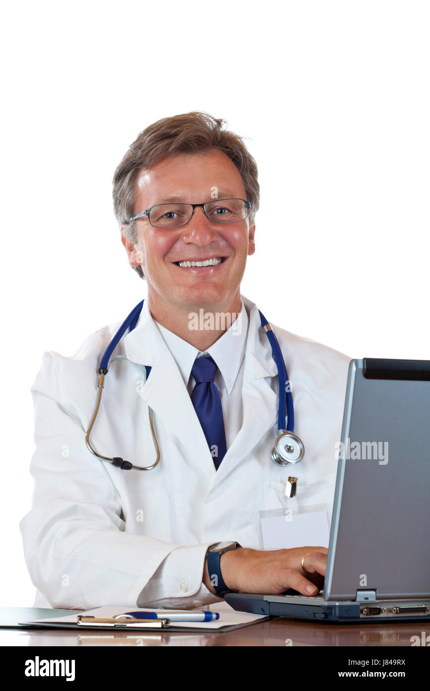 Coppia simpatica scrive medico sorridente alla ricetta per laptop Foto Stock