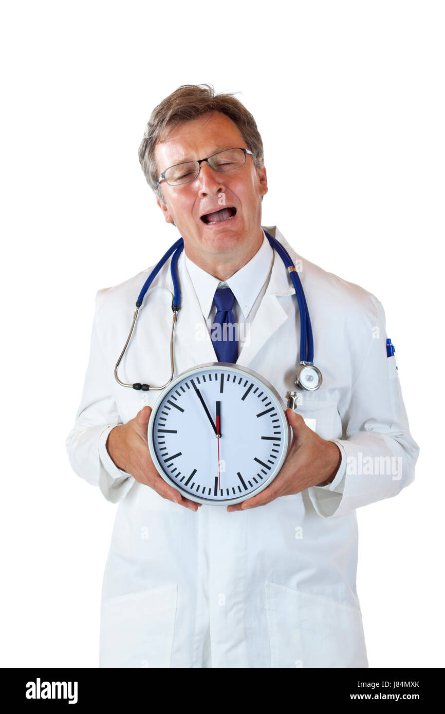 Sottolineato medico con orologio nella parte anteriore del suo petto si lamenta di pressione in termini di tempo Foto Stock