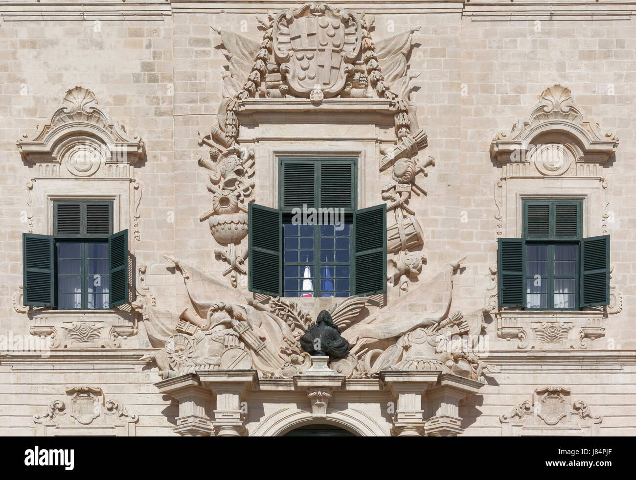 Facciata barocca, Auberge de Castiglia e Leon e Portogallo, sede del primo ministro, Castille Square, Valletta, Malta Foto Stock