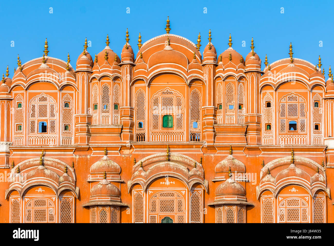 Dettagli architettonici sull'Hawa Mahal - Palazzo dei venti, Jaipur, India. Foto Stock