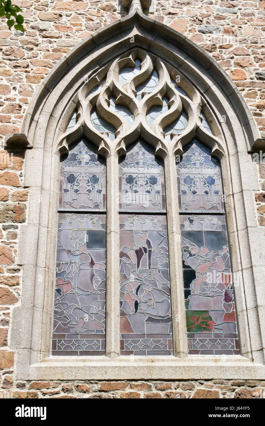 Dettaglio chiesa la finestra della chiesa di vetrificazione storica vecchia storia religione credenza Foto Stock