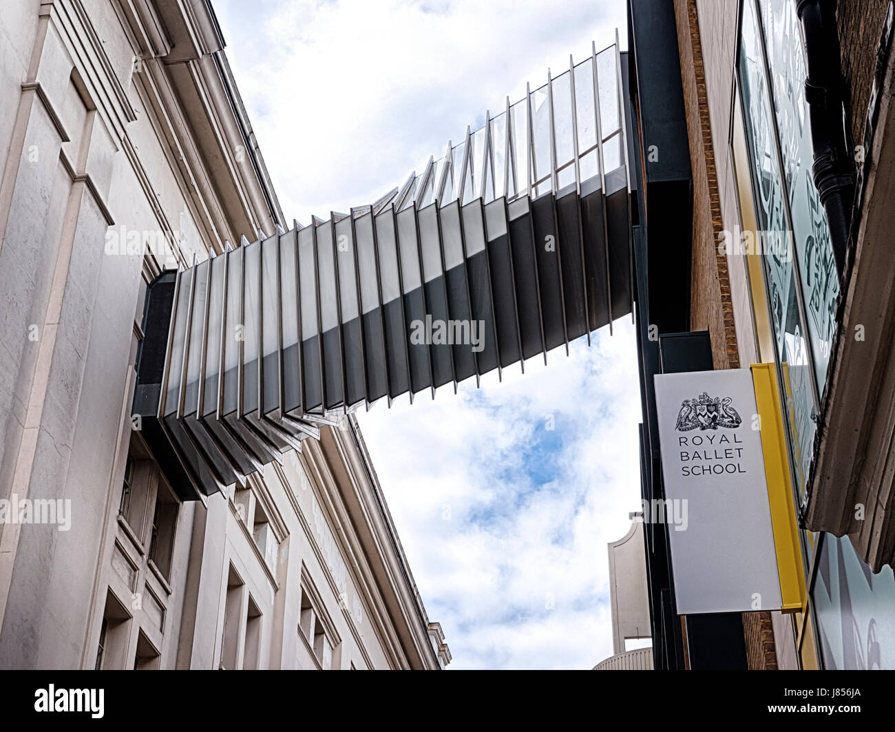 Royal Ballet School, il ponte di collegamento di aspirazione la Royal Opera House con la Royal Ballet School di Floral Street, Covent Garden, Londra Foto Stock