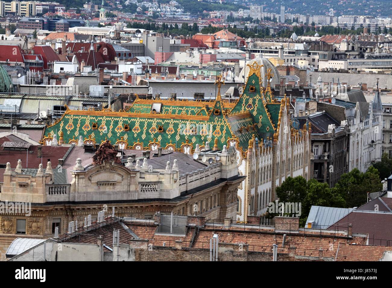 Tetti di Budapest Budapest jugendstil tetti jugendstil postsparkasse dn lechner Foto Stock