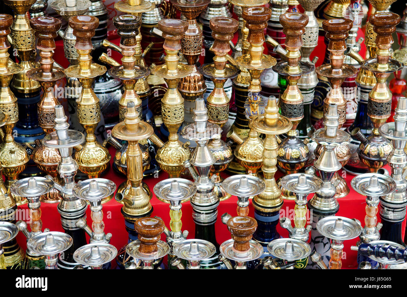 Oggetto tradizionali oggetti cairo egitto tabacco arabo di tradizione araba di souvenir Foto Stock