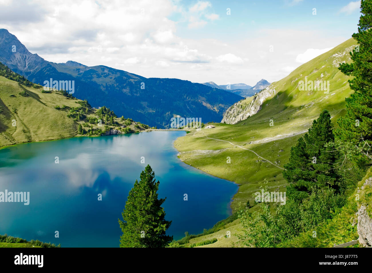 Alpi paesaggio paesaggio di campagna natura firmamento cielo acqua salata oceano mare Foto Stock