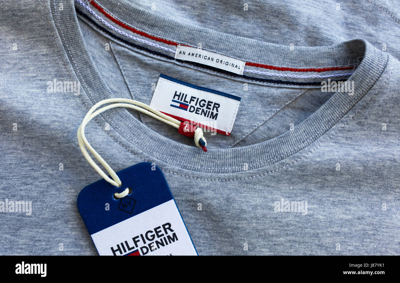 Tommy hilfiger designer label immagini e fotografie stock ad alta  risoluzione - Alamy