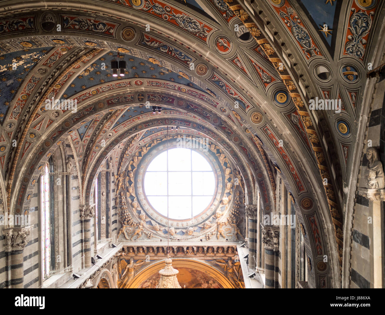 Duomo di Siena colorato dettagli a soffitto Foto Stock