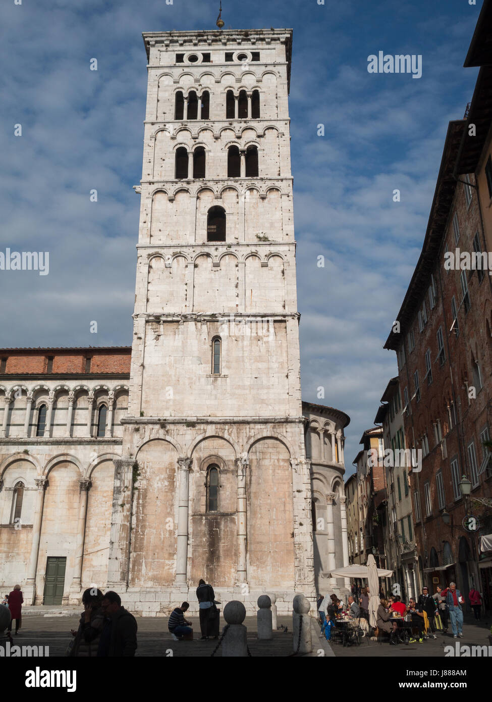 San Michele in Foro torre, Lucca Foto Stock