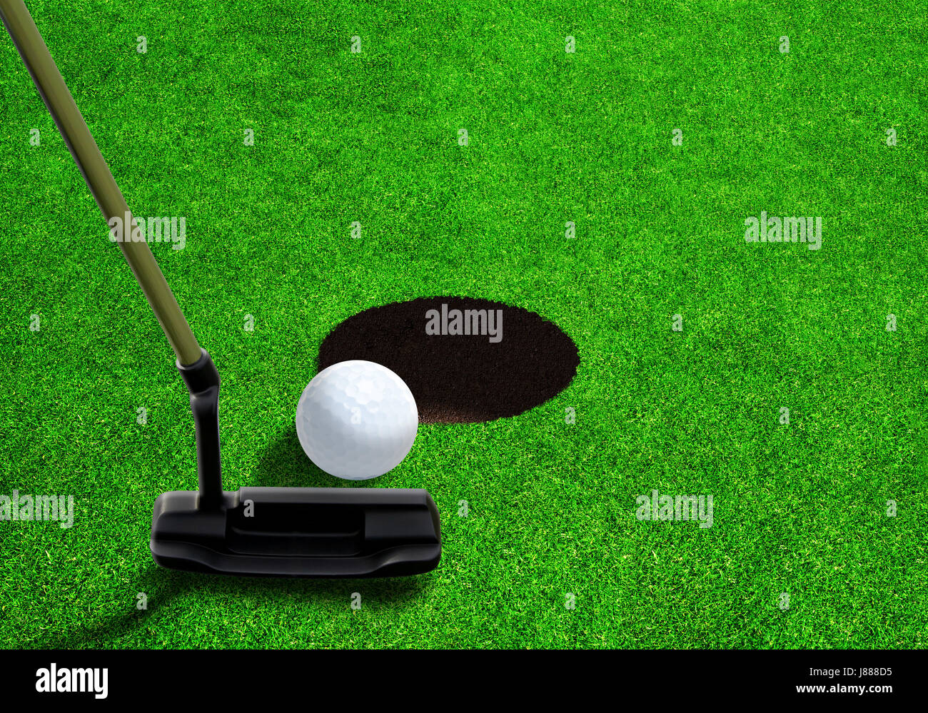 Il Golfer usando un putter club per colpire un relativamente breve e a  bassa velocità sulla corsa pallina da golf a breve distanza al foro con  copia spazio Foto stock - Alamy