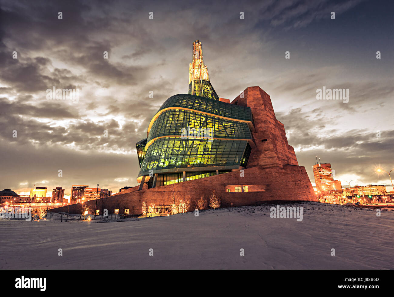 Museo canadese per i Diritti Umani in Winnipeg durante la notte Foto Stock