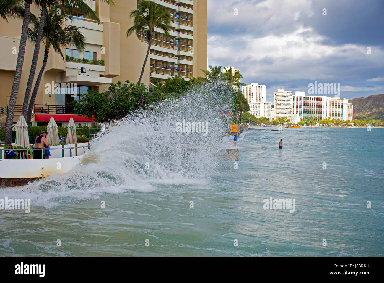 Registrare alte maree o re delle maree in Waikiki Beach nel maggio 2017, Oahu, Hawaii Foto Stock