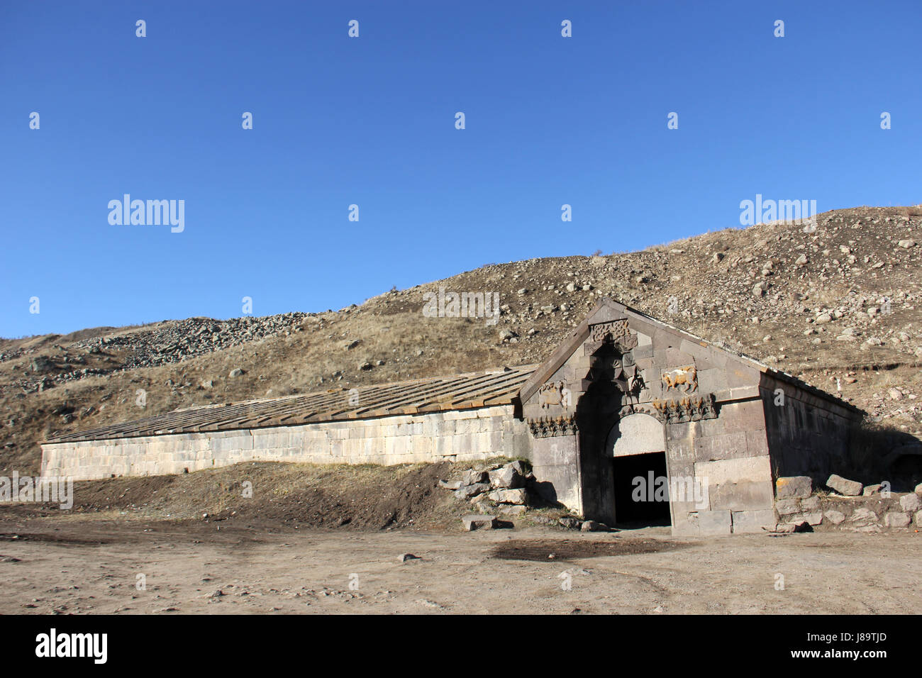 Nel XIV secolo la Orbelian Caravanserai, situato a Vardenyant (Selim) Mountain Pass, Vayots Dzor provincia, Armenia. Foto Stock