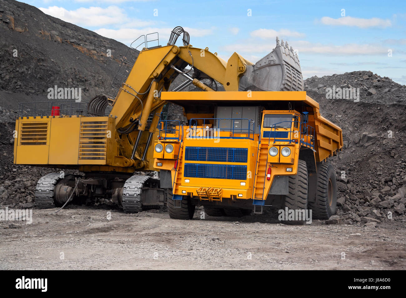 Grande, grande, enorme, extreme, potente, imponente, immensa, pertinenti del carbone, Foto Stock