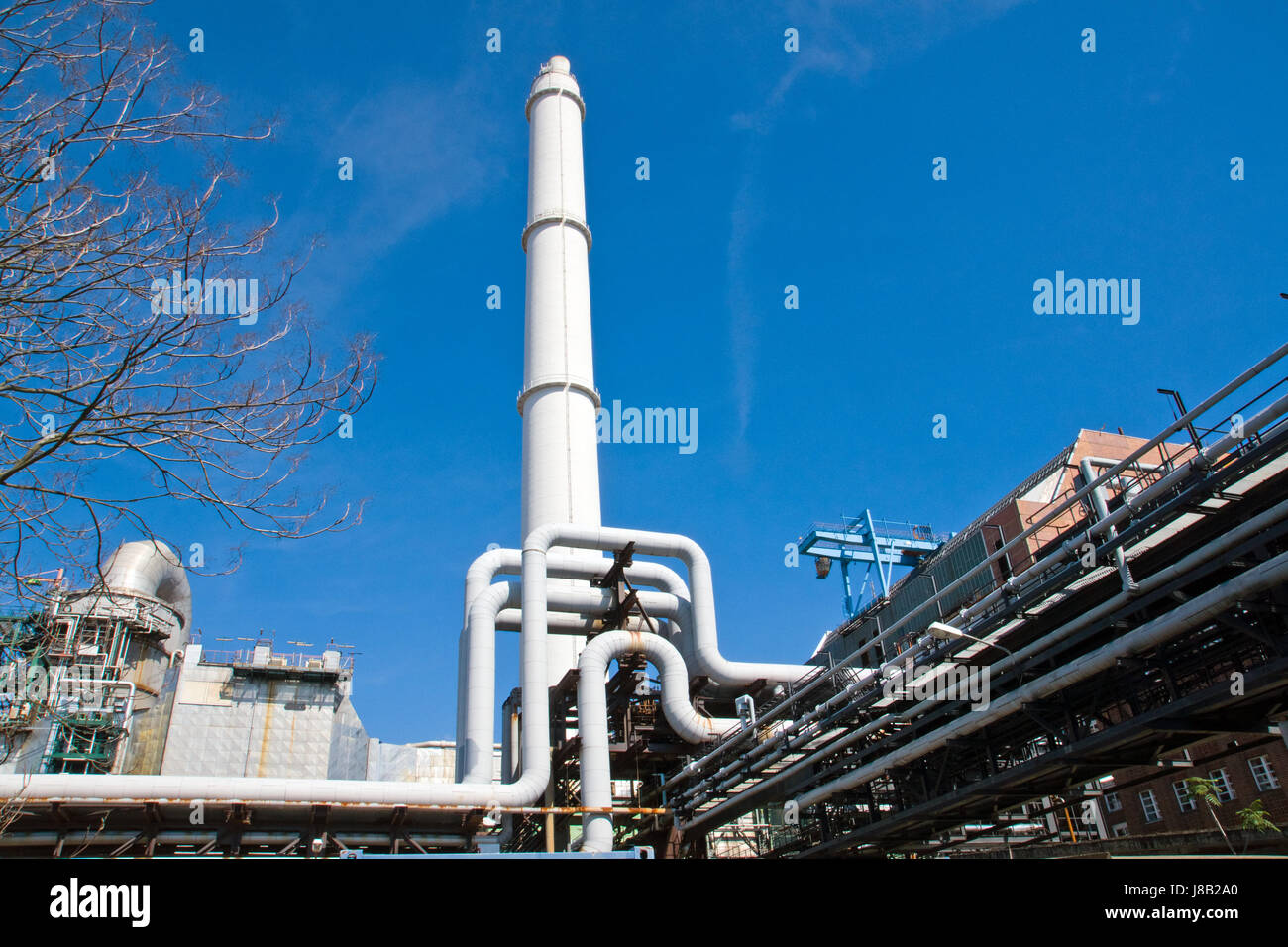 Industria, argento, lavoro, factory, il tubo del gas di scarto di raffineria,, camino, tubo di scolo, Foto Stock