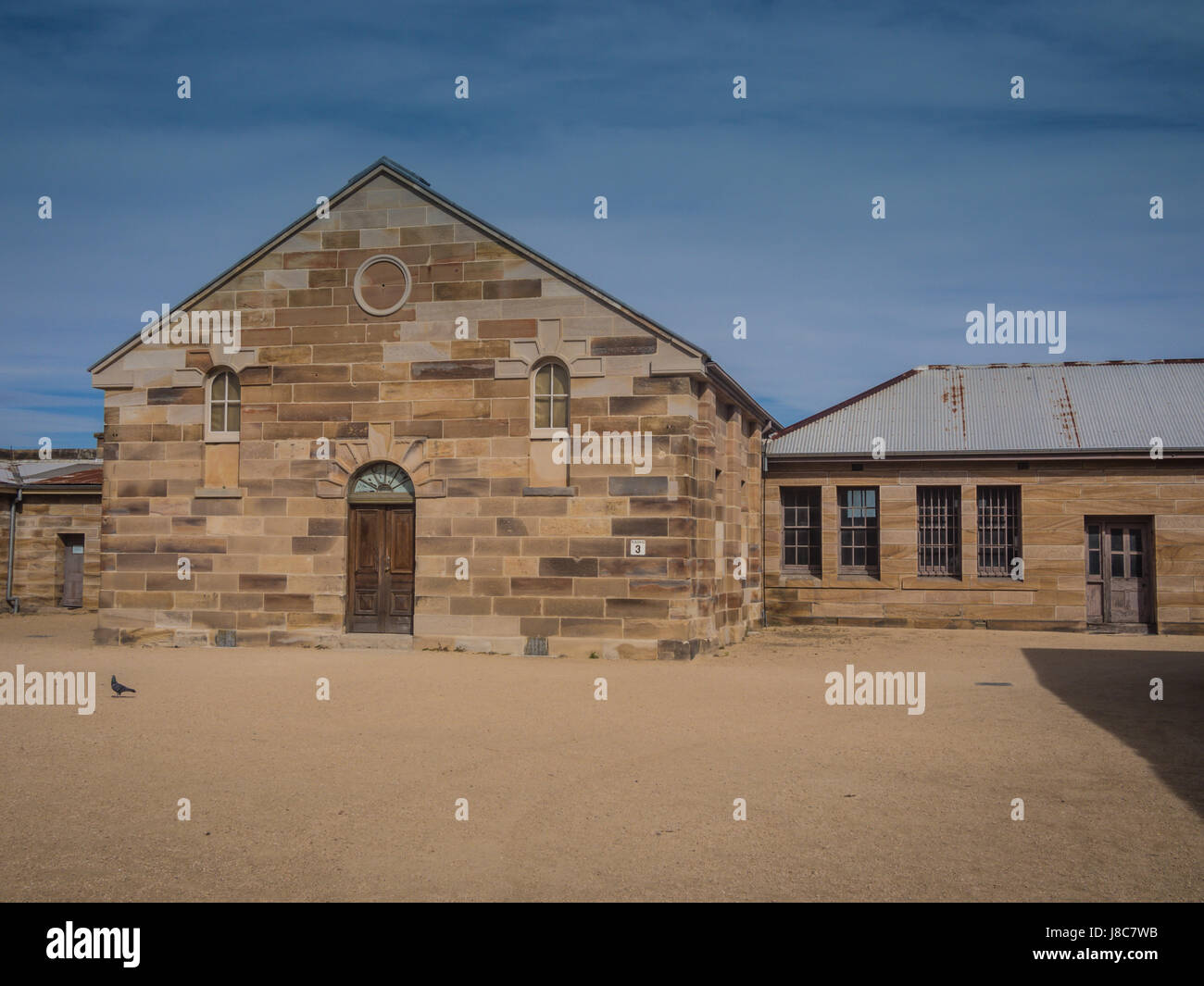 Cortile della prigione storica ed edifici sull'isola di Cockatoo Foto Stock