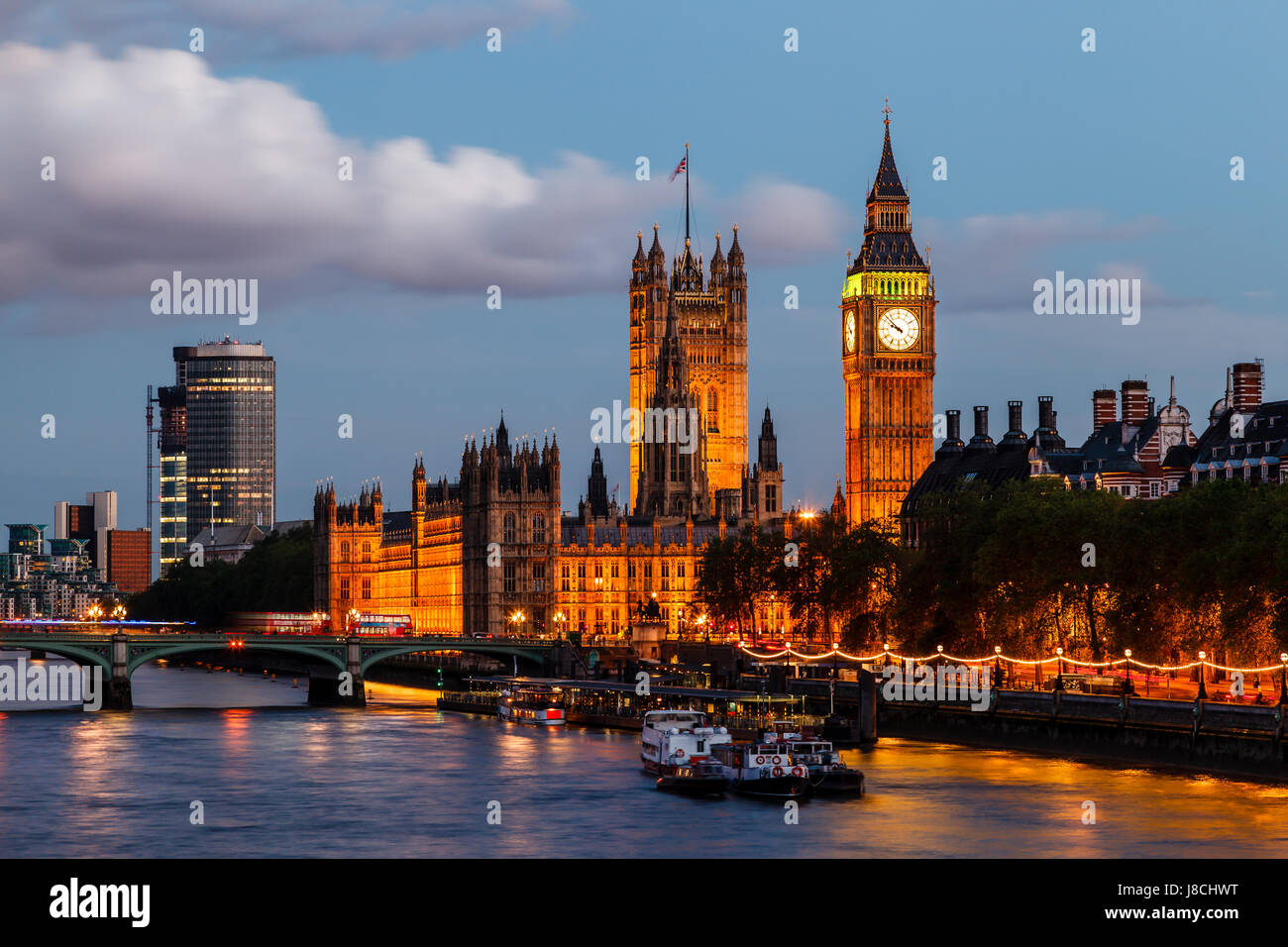 Il Big Ben e Westminster Bridge in serata, London, Regno Unito Foto Stock