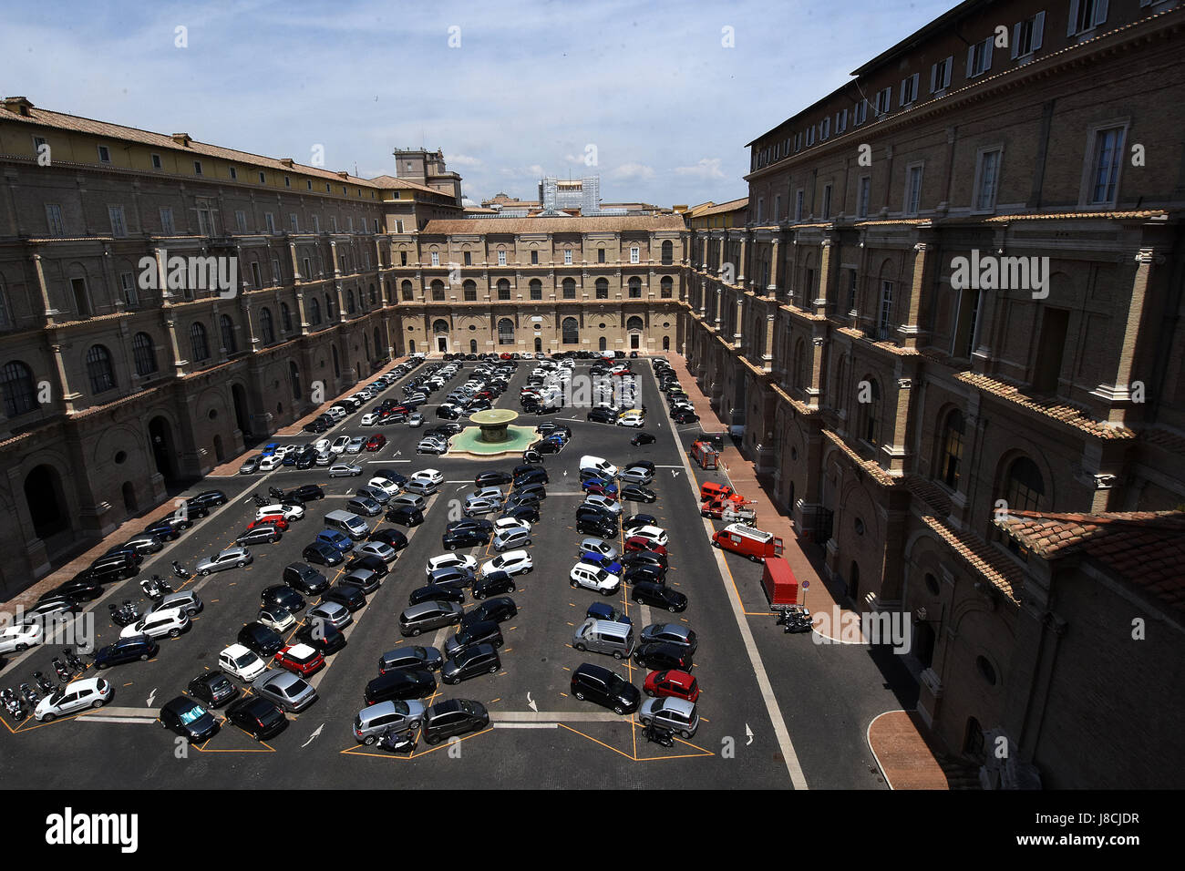 Parcheggio privato al Museo del Vaticano, Roma. Foto Stock